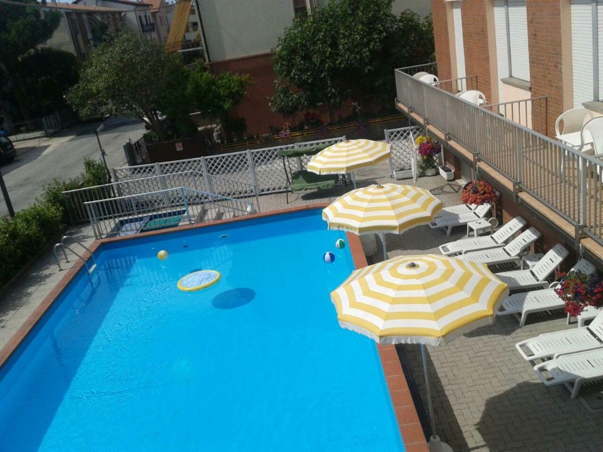 Hotel Otello Punta Marina Exteriér fotografie
